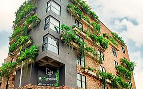 Appartments Pool And Rooftop Downtown Hotel